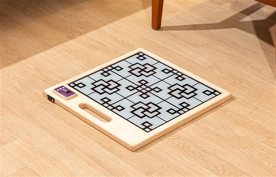 NEXTONE heated therapy mat in leather and birch